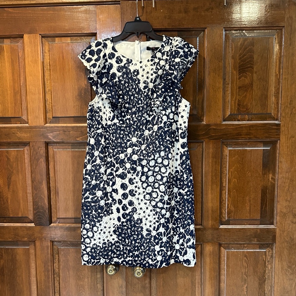NWT Trina Turk Navy Blue & White Floral Polka Dot Lace Sheath Dress Size 12 - Picture 5 of 12